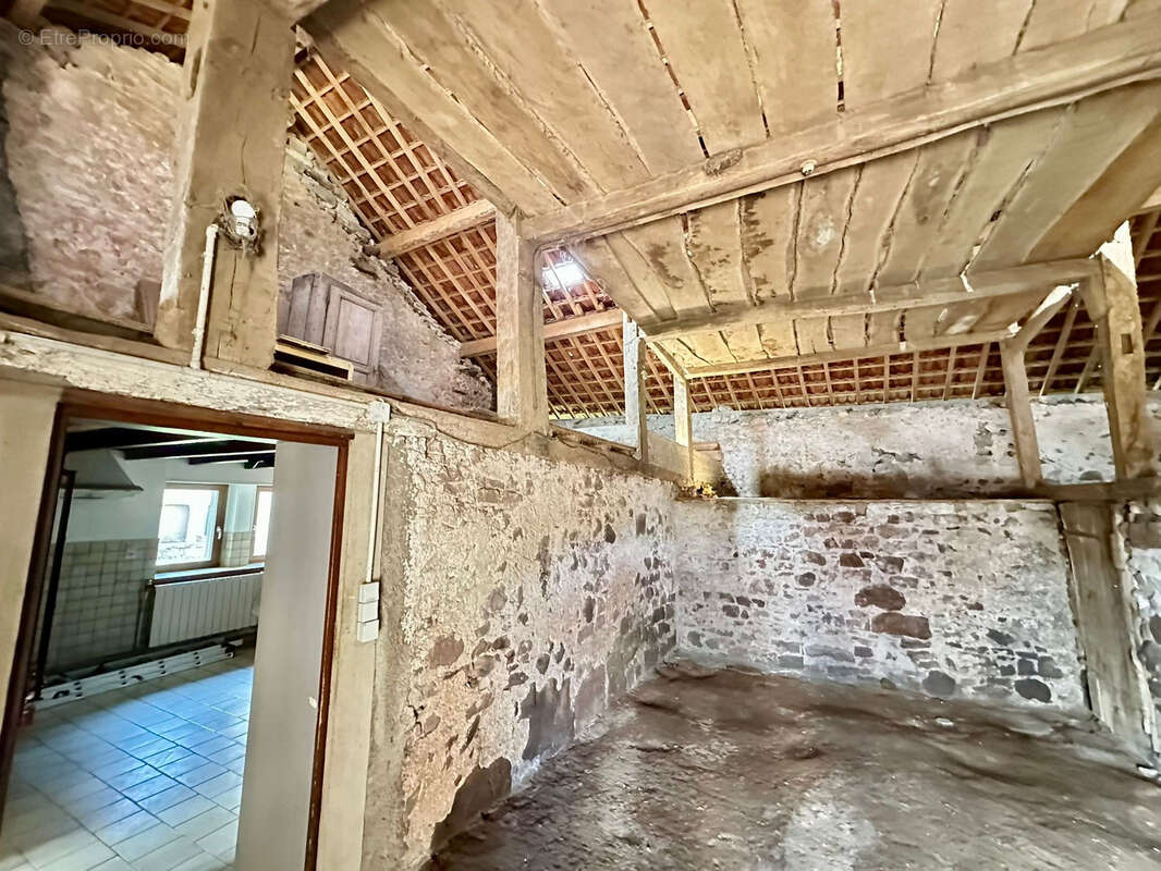 Maison à BEULOTTE-SAINT-LAURENT