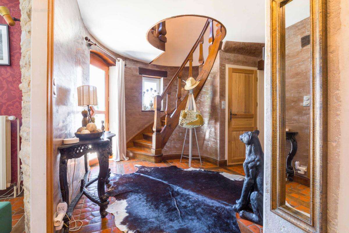 Maison à MIREBEAU-SUR-BEZE