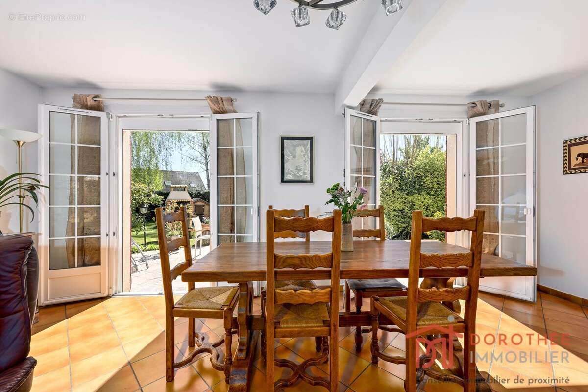 Maison 148 m² à Marolles-En-Brie  - photo 8