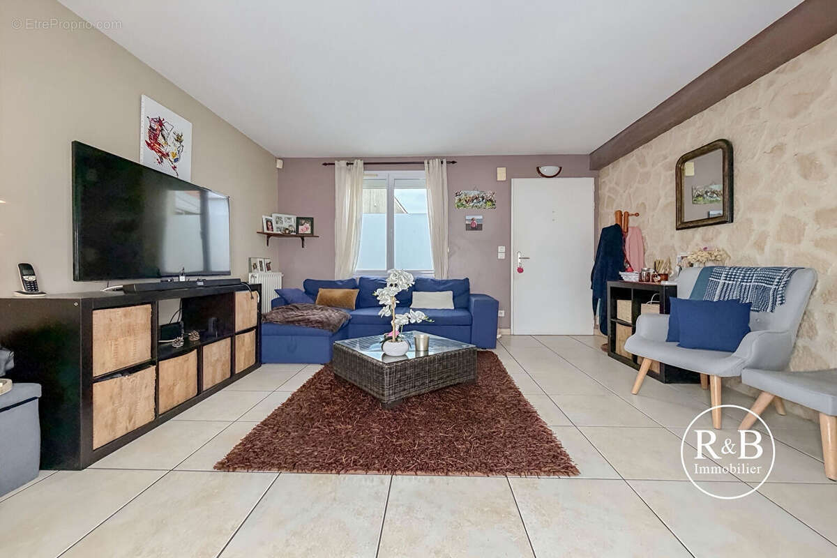 Maison à LES CLAYES-SOUS-BOIS