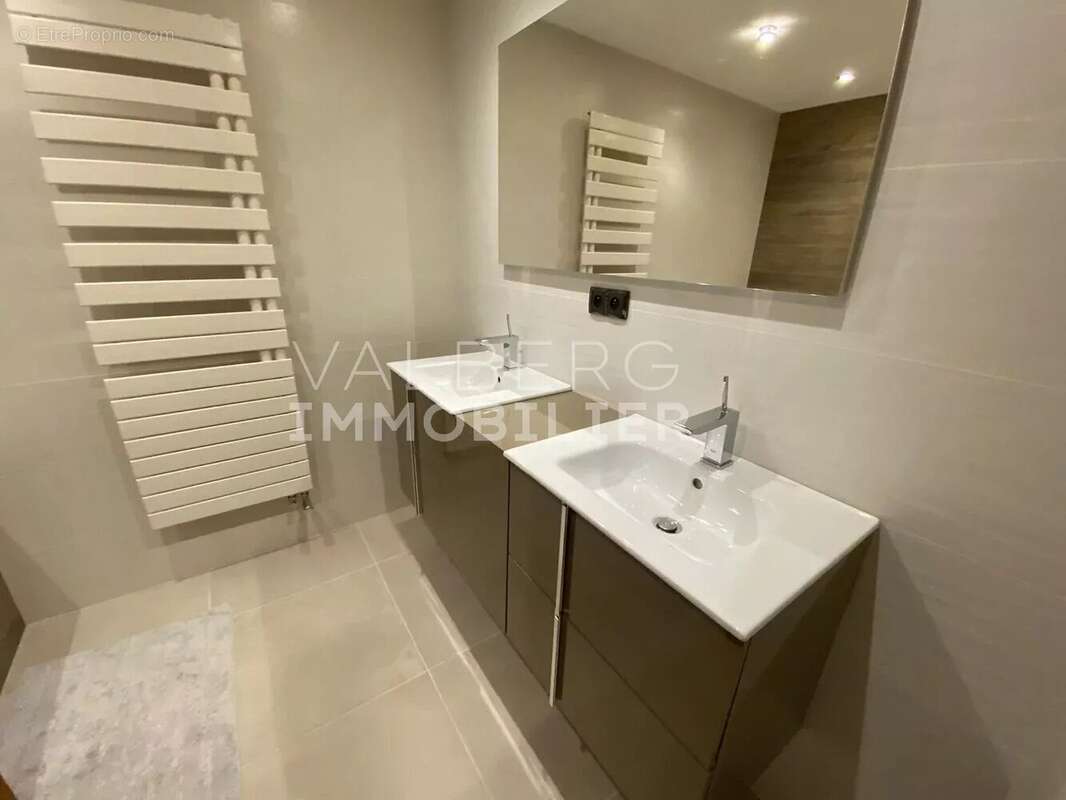 Chalet - 275 m² - proche des pistes - photo 9