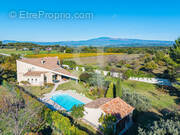 Maison à L'ISLE-SUR-LA-SORGUE