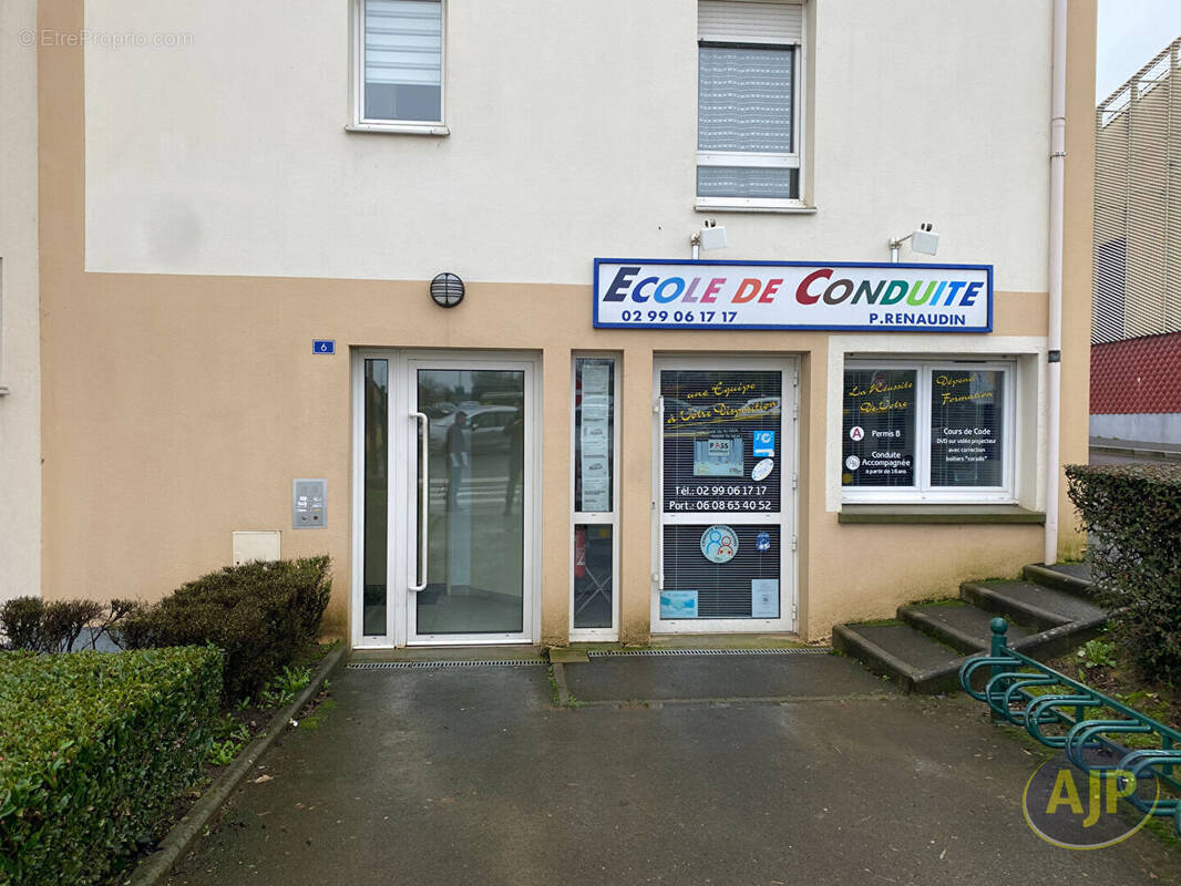 Commerce à BEDEE