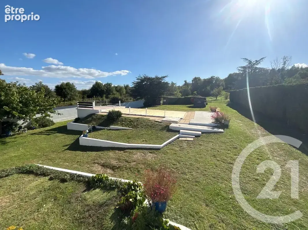 Maison 207 m² à Roiffieux  - photo 19