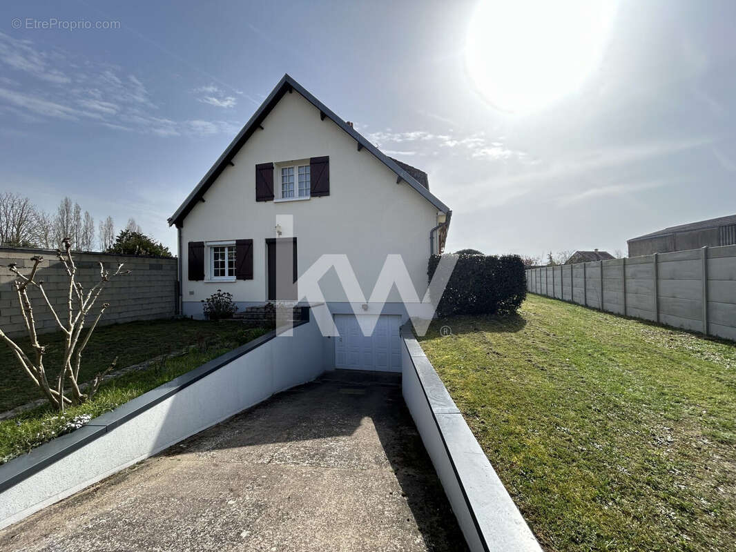 Maison 150 m² à Saint-Hilaire-Saint-Mesmin  - photo 9