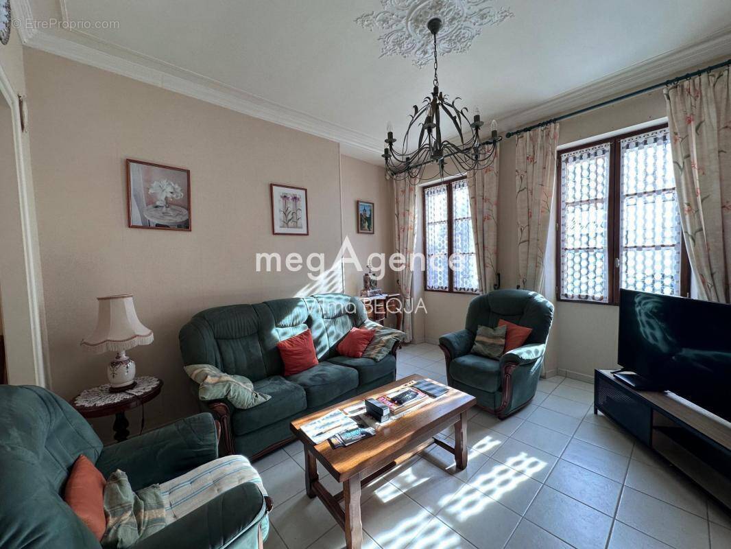 Maison à VILLENEUVE-LA-GUYARD