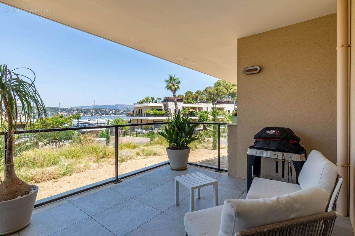Appartement f2 avec vue mer et terrasse a vendre dans residence de luxe sur la cote d'azur - photo 2