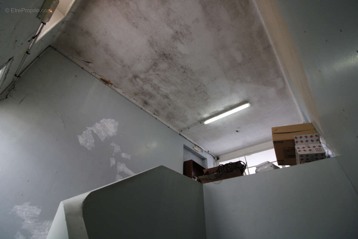 Commerce à SAINT-MARTIN-DE-VALGALGUES