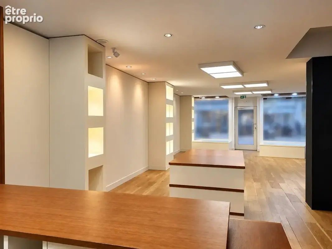 Commerce 110 m² à vendre à Vannes (56000) - photo 2