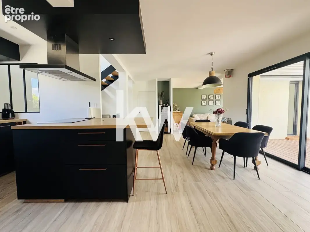 Maison 6 pièces 129 m² à vendre à Saint-Martin-La-Plaine (42800) - photo 7