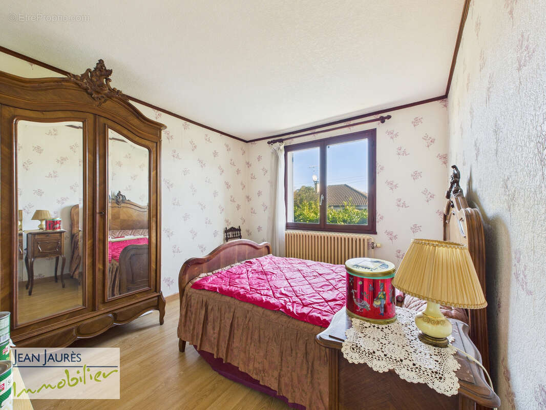 Maison à LA CHAPELLE-SAINT-LUC