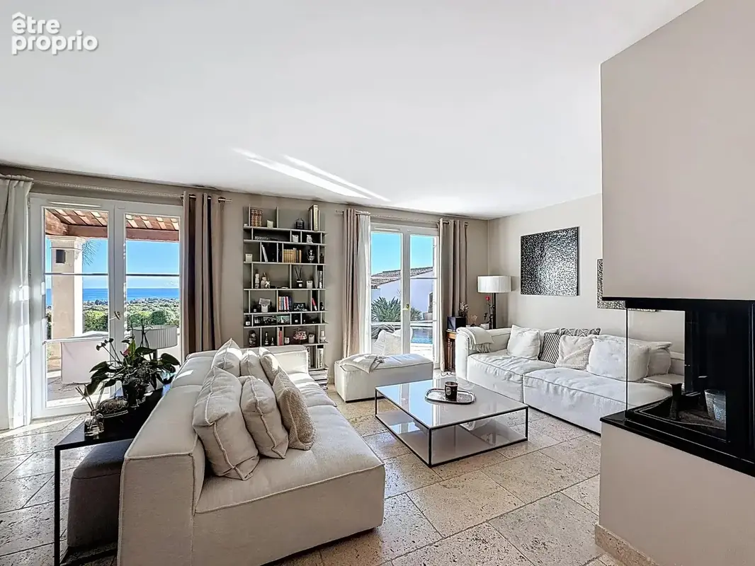 Villeneuve-Loubet/Biot – Villa contemporaine vue mer, piscine privée, résidence sécurisée - photo 4