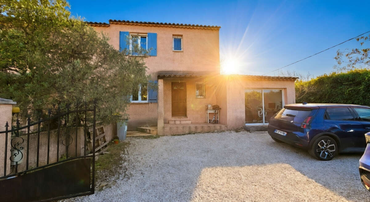 Maison à SAINT-MAXIMIN-LA-SAINTE-BAUME