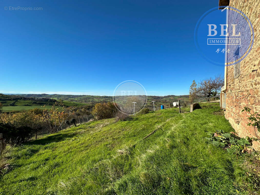 Maison à CHAZELLES-SUR-LYON