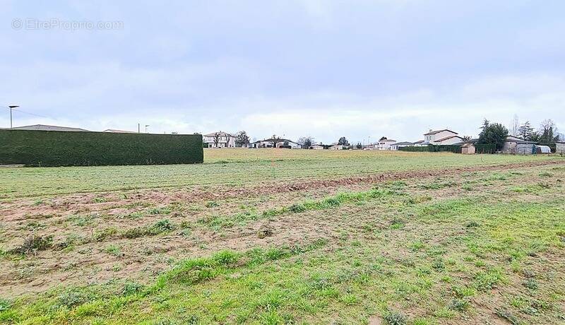 Terrain à VILLENEUVE-SUR-LOT