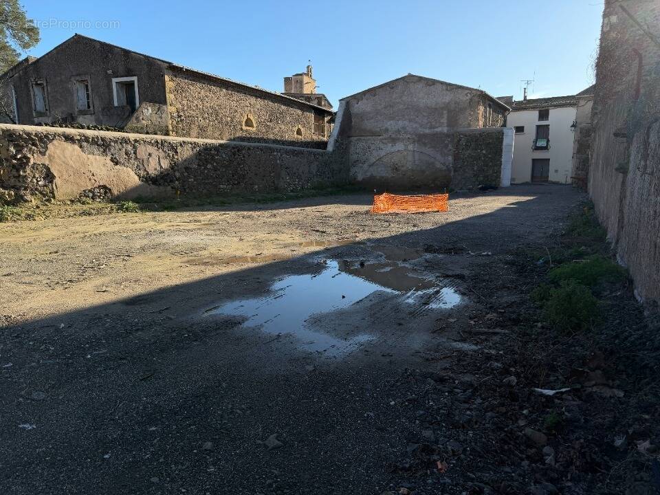 Terrain à LEZIGNAN-LA-CEBE