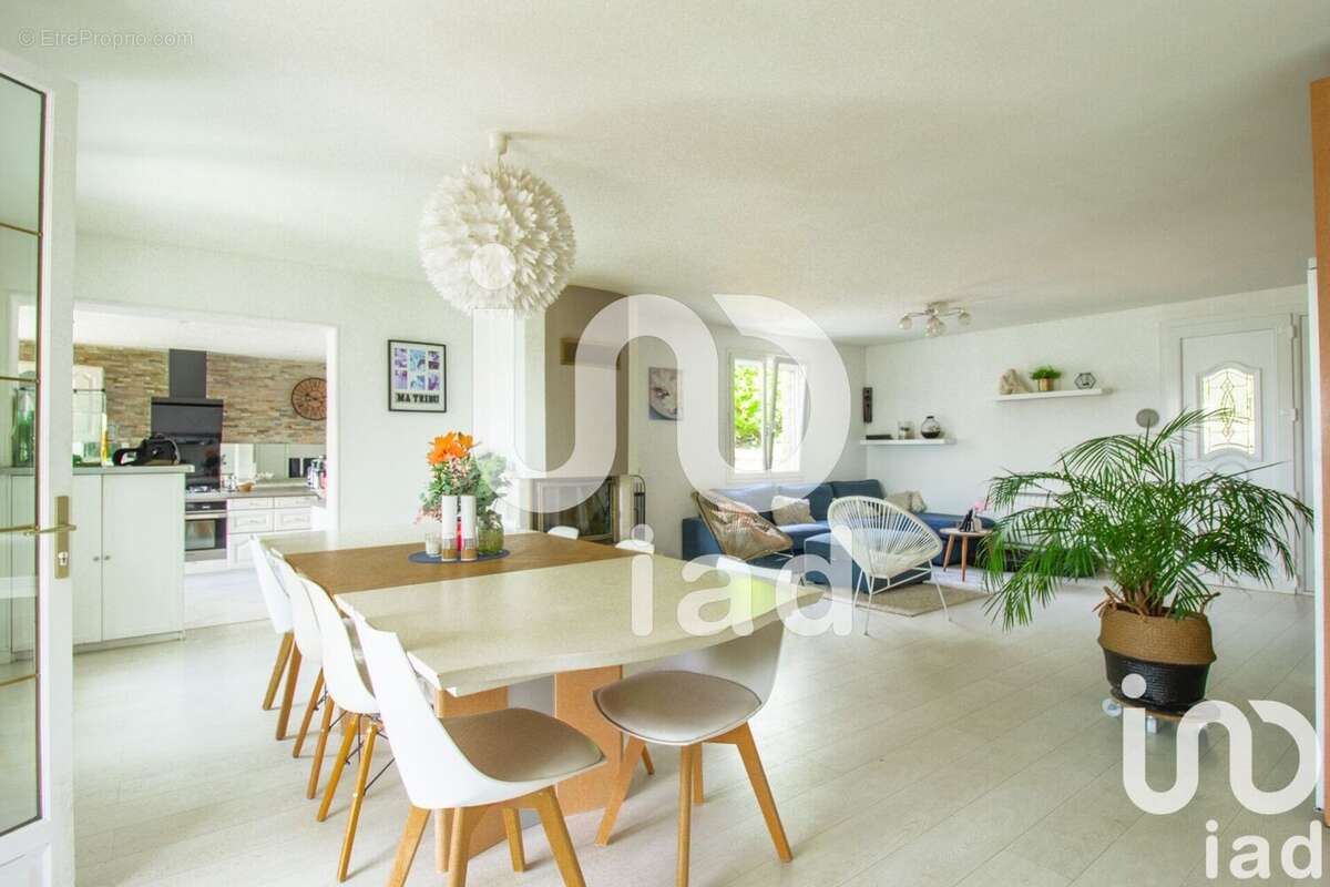 Photo 2 - Maison à ISSOU