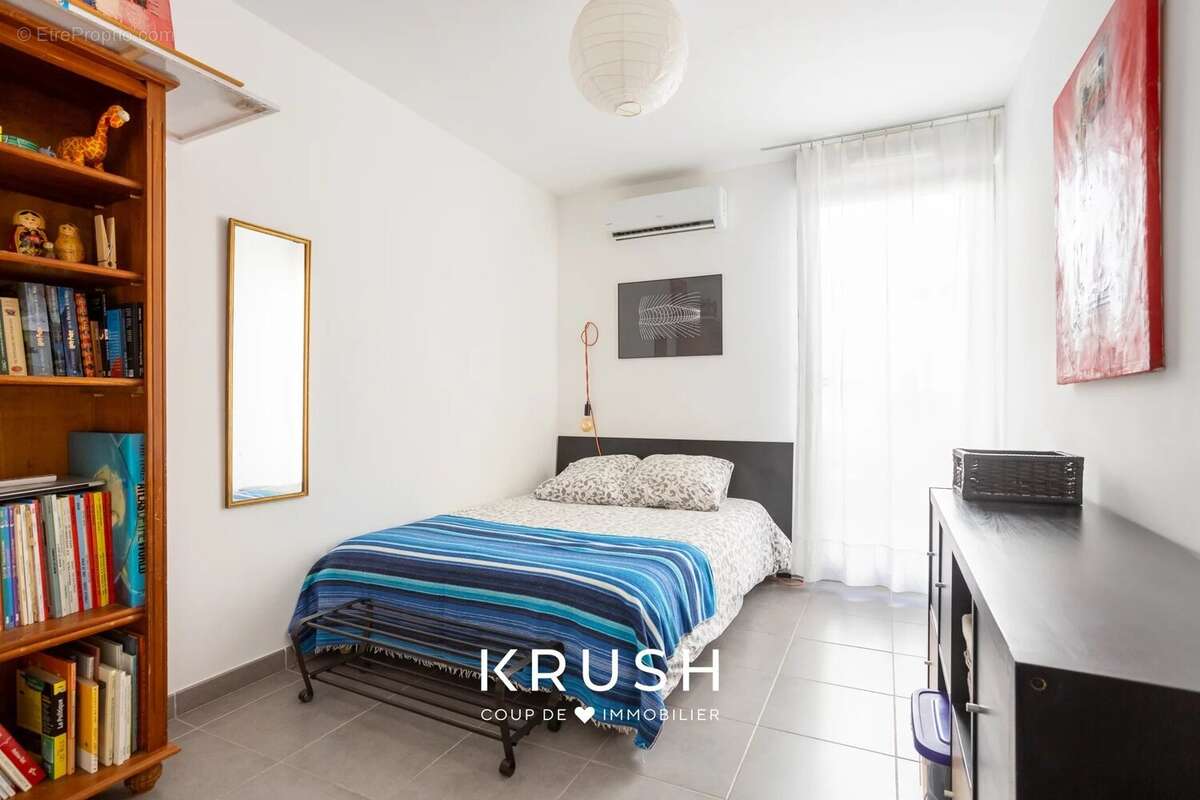Appartement à MARSEILLE-1E