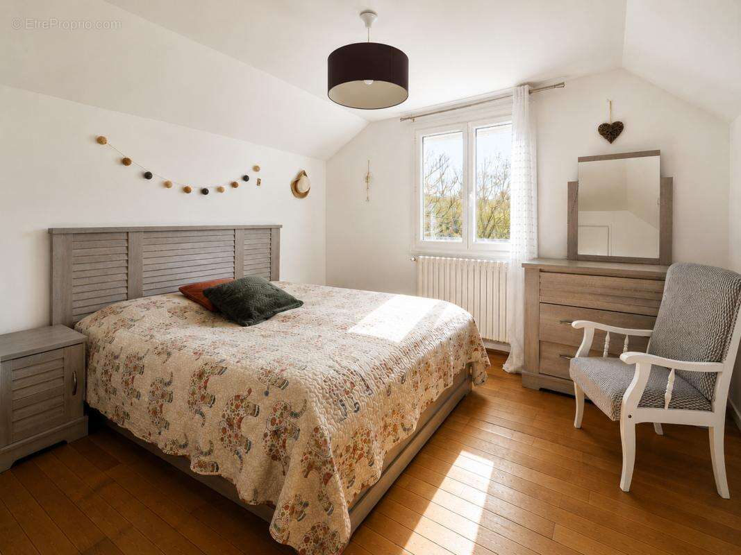 Maison à SAINT-GERMAIN-LES-ARPAJON