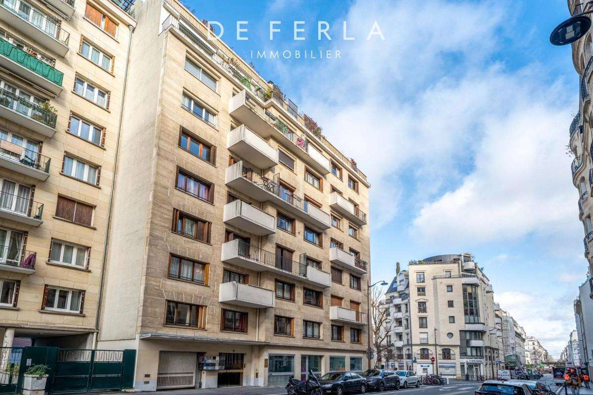 Appartement à PARIS-14E