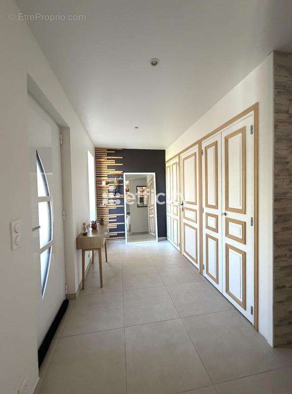 Maison 107 m² à Saint-Etienne-Des-Oullieres  - photo 5