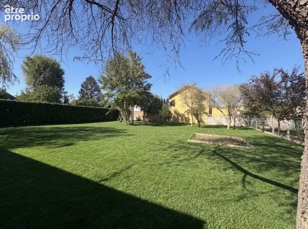 Terrain à bâtir de 569 m² à Ménilles - photo 2