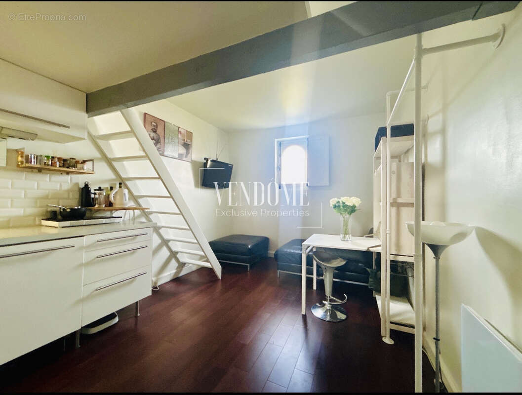 Appartement à PARIS-7E