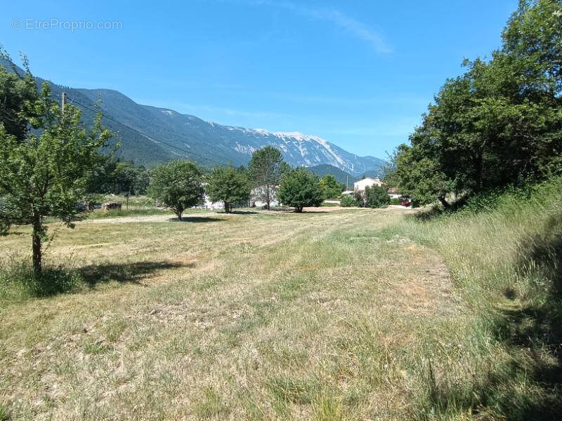 Terrain à SAVOILLAN