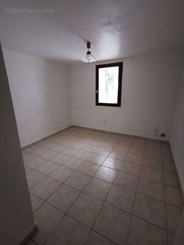 Appartement Sollies Toucas 3 pièce(s) 58.4 m2 - photo 2