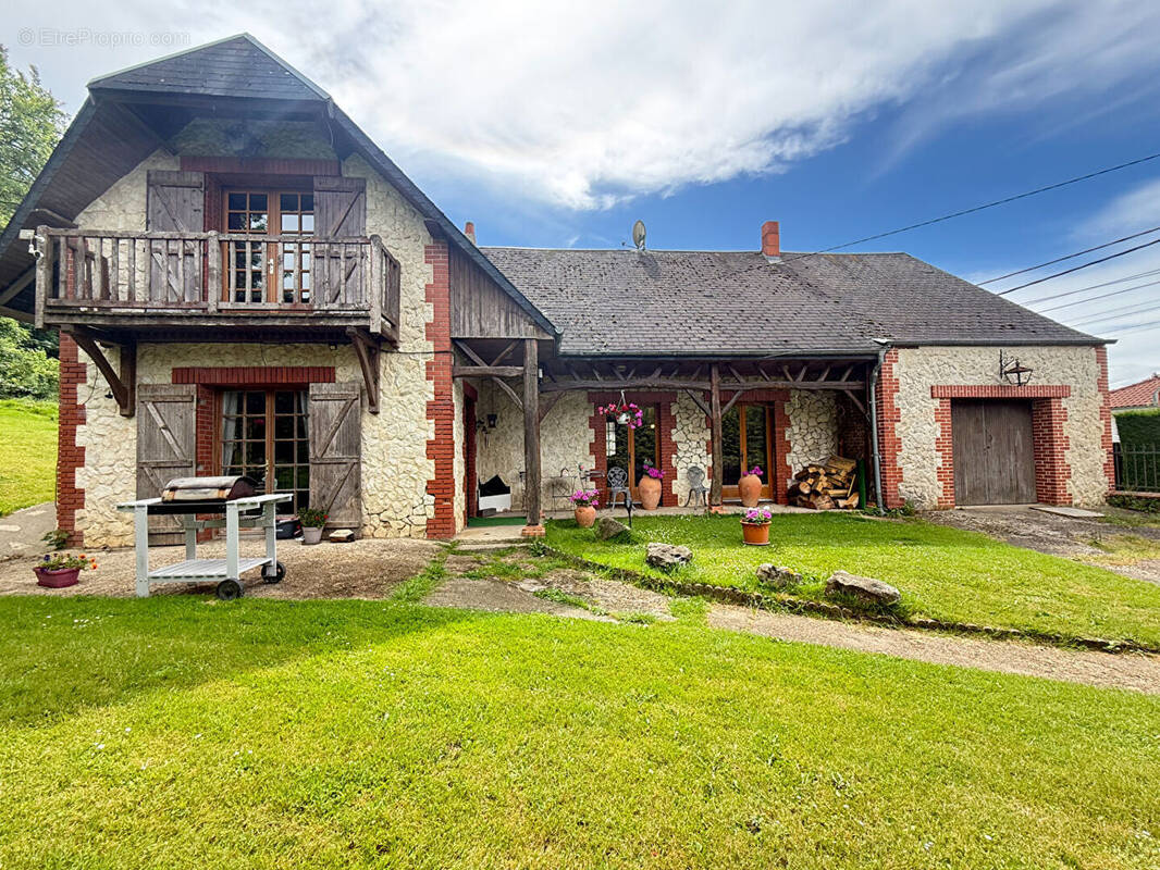 Maison à MILLY-SUR-THERAIN