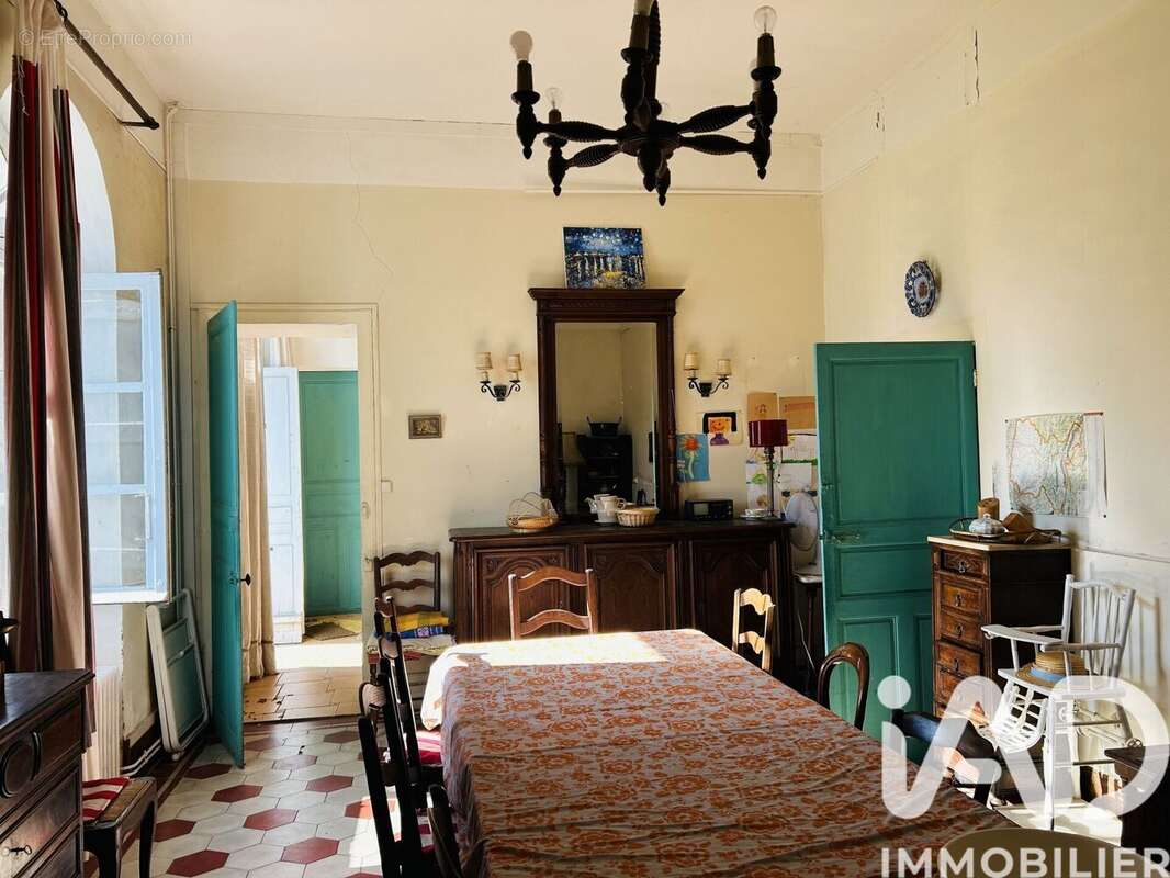 Maison 250 m² à Saint-Benigne  - photo 4