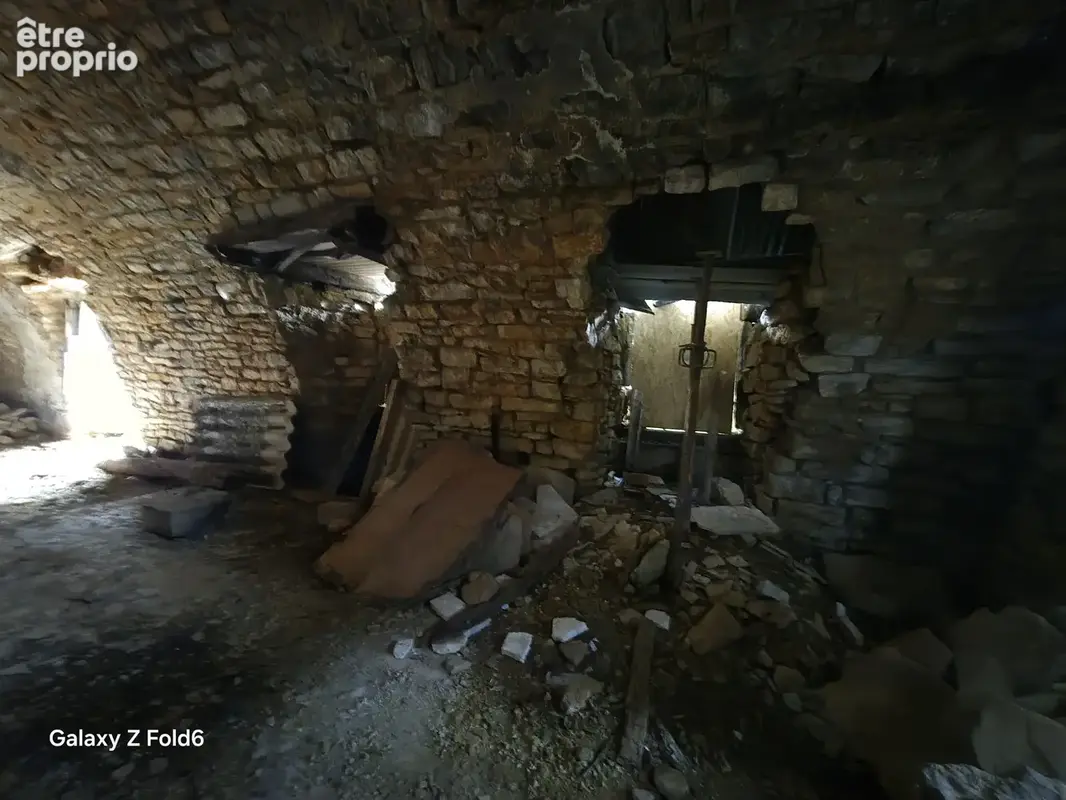 A vendre La Cavalerie - Belle grange à réhabiliter - photo 6