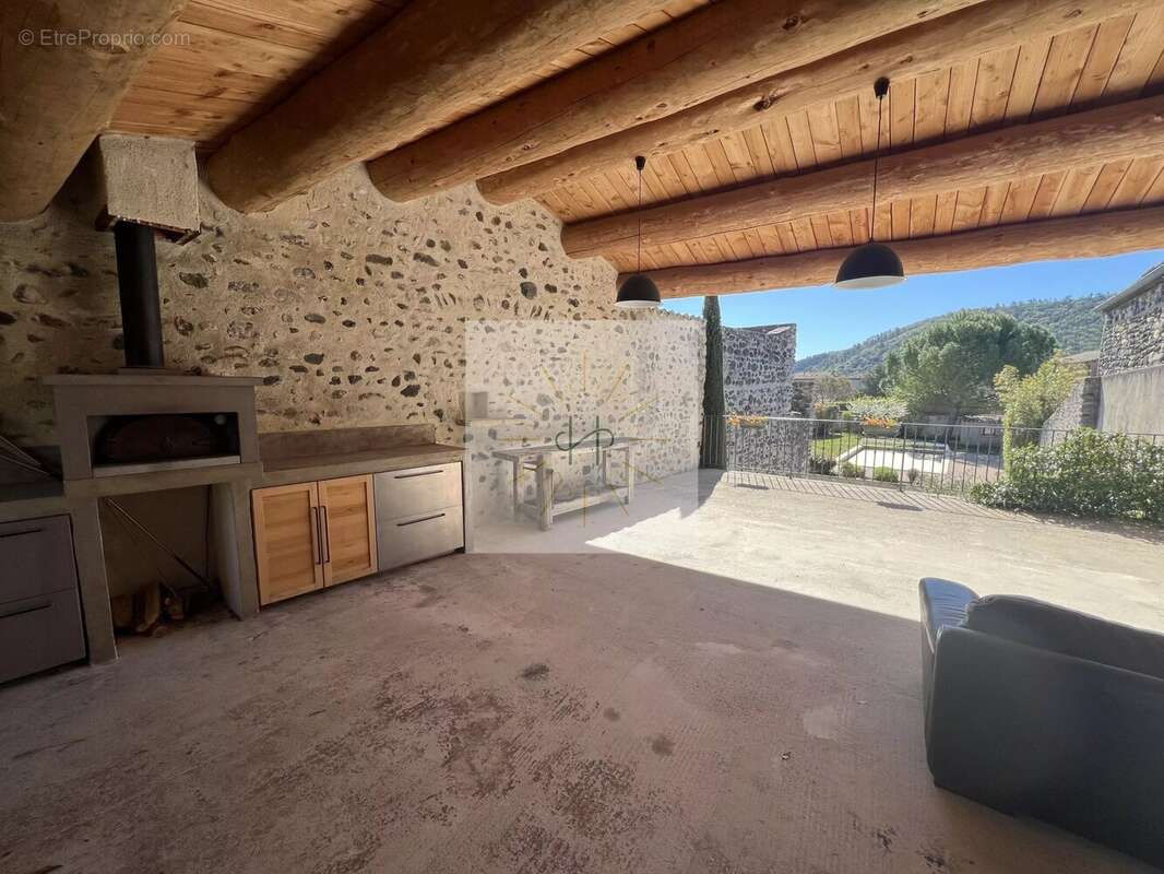 Maison à ALBA-LA-ROMAINE