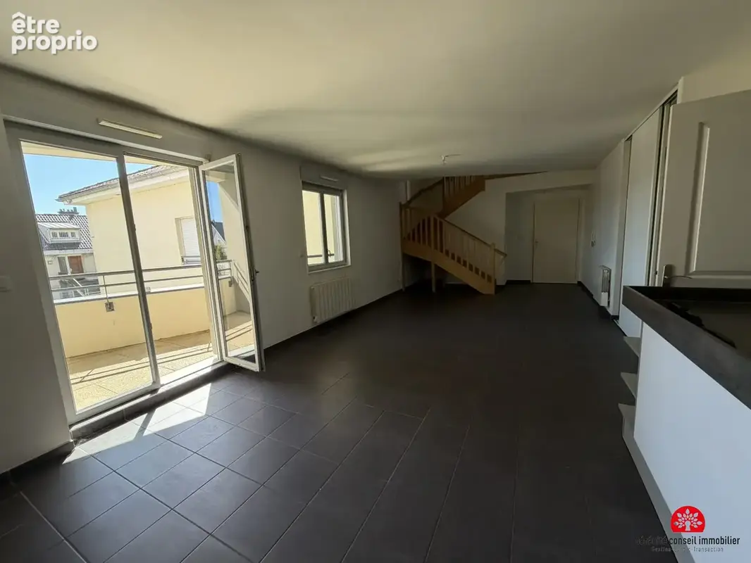 Appartement 4 pièces 101 m² à vendre à Rillieux-La-Pape (69140) - photo 2