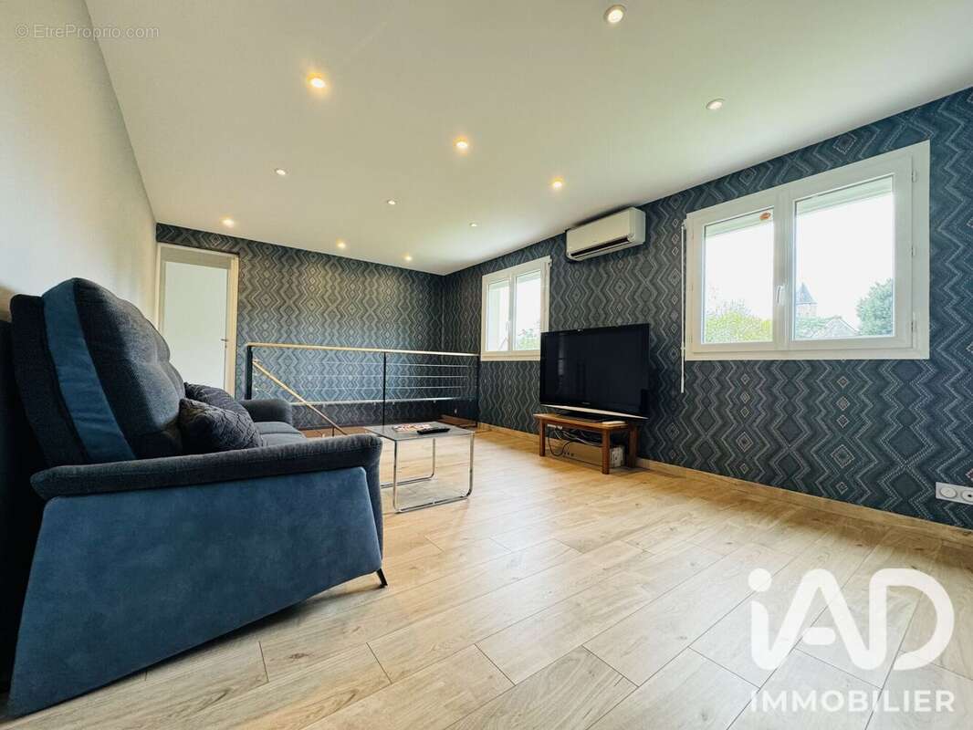 Maison 171 m² à Le Mesnil-Rouxelin  - photo 6