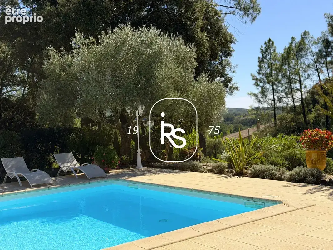 Dans un cadre privilégié, une élégante villa de 170 m2 habitables, des dépendances, une piscine et 4220 m2 de - photo 6