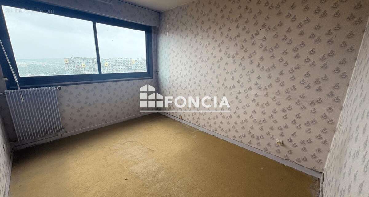 Appartement à FRESNES