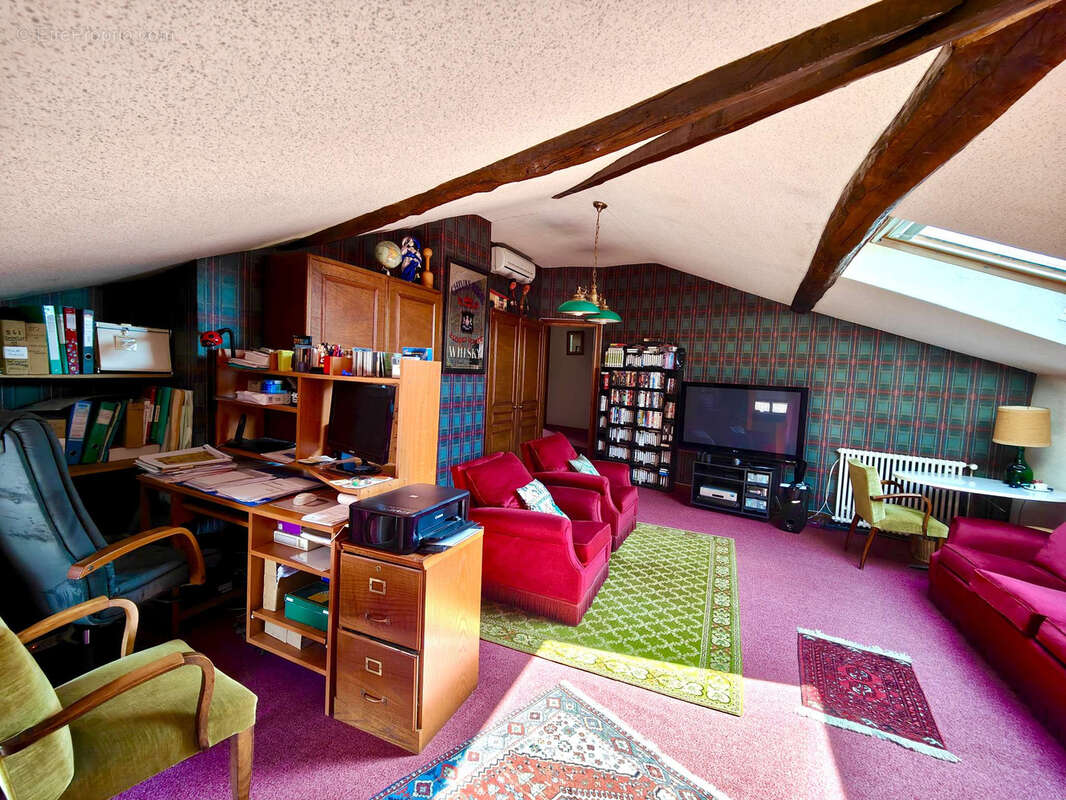 Maison à VILLIEU-LOYES-MOLLON