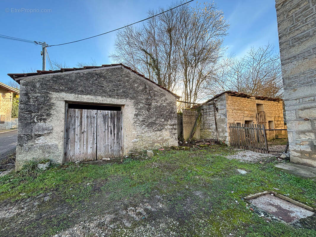 Maison à HAUTECOURT-ROMANECHE