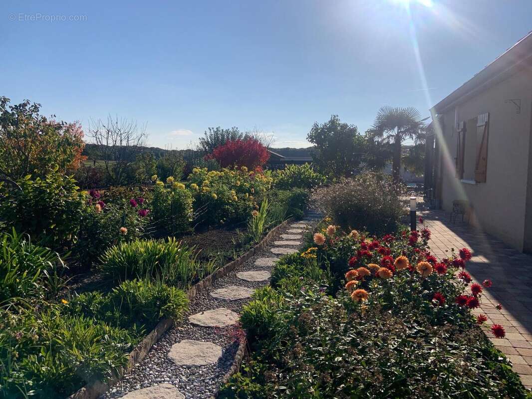 Photo 3 - Maison à LE DESCHAUX