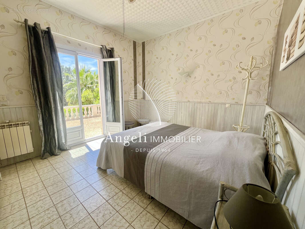 Saint aygulf : villa au calme - photo 12
