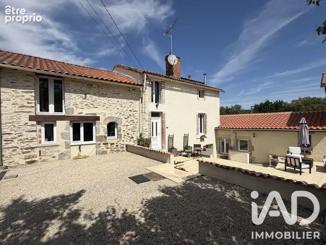 Photo 1 - Maison à LE BUSSEAU