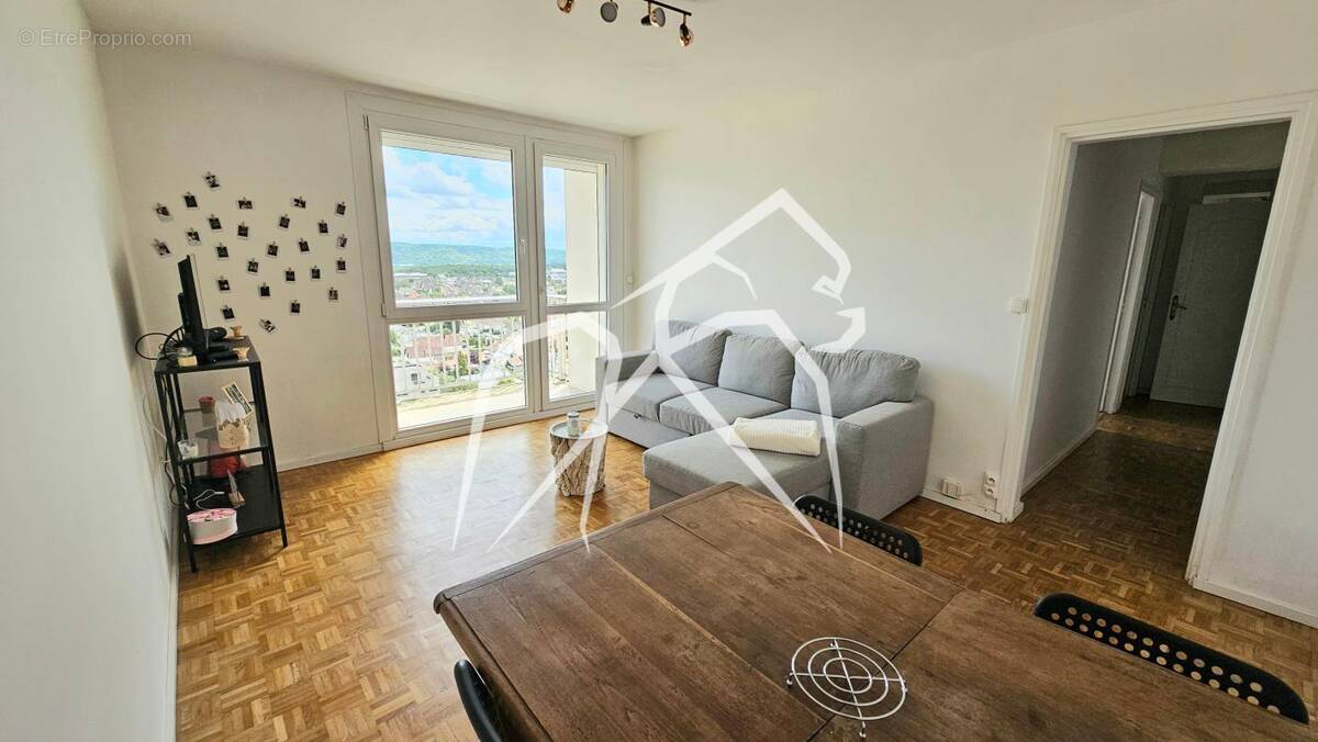 Appartement à SAINT-ETIENNE-DU-ROUVRAY