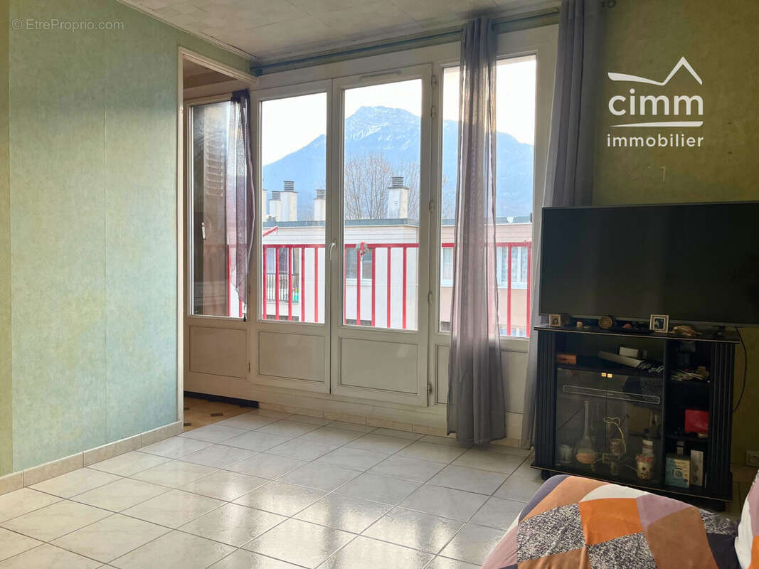 Appartement 48 m² à Fontaine  - photo 2