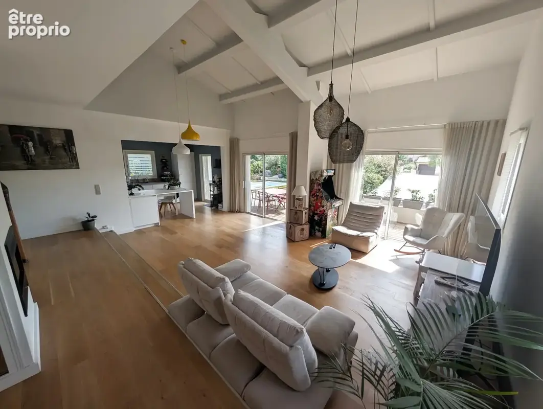 Rare sur le secteur du brusc   grande maison avec piscine et double garage - photo 4