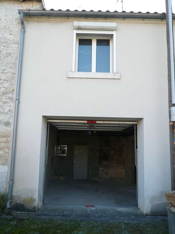  BALLANS (17) A Vendre MAISON de VILLAGE Rénovée à Aménager  - photo 3