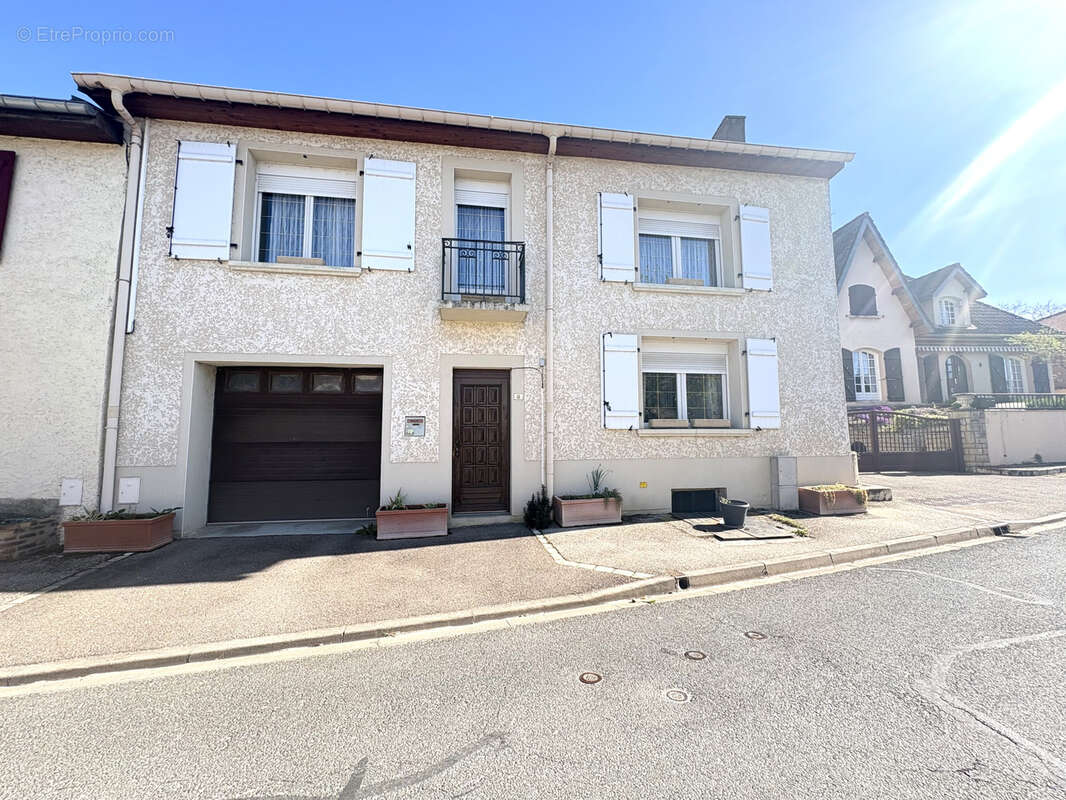 Maison à GONDREVILLE