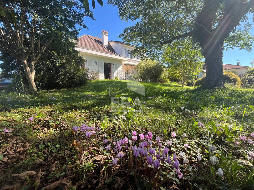 Maison à LOURDES