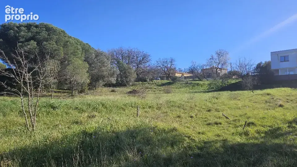 Terrain à ROQUEBRUNE-SUR-ARGENS