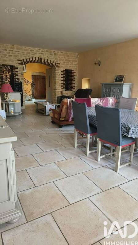 Maison 470 m² à Jully-Sur-Sarce  - photo 5